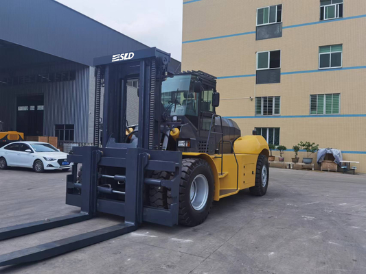 Télélivrateur de levage lourd personnalisable avec moteur Yuchai ou CUMMINS et angle d'inclinaison de 45 à 90 degrés