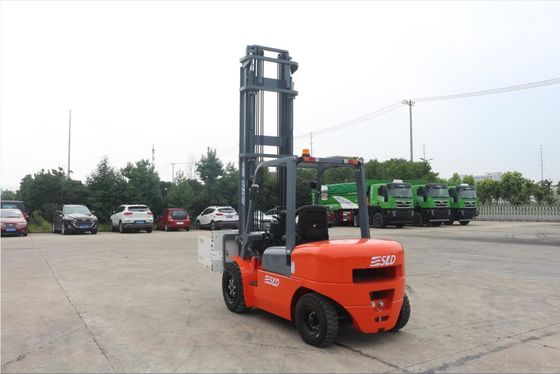 Chariot élévateur diesel d'ISUZU Engine FD40 8k 4t avec la bride de balle