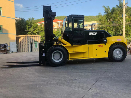 25 tonnes de chariot élévateur résistant pour manipuler des conteneurs de 20ft dans la cour gauche