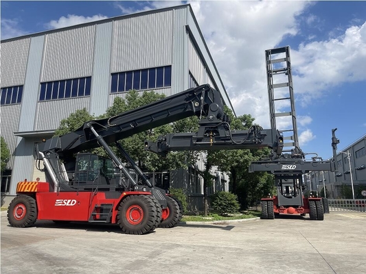 Container de manutention à empilage à portée de main avec un poids de service de 71400 kg