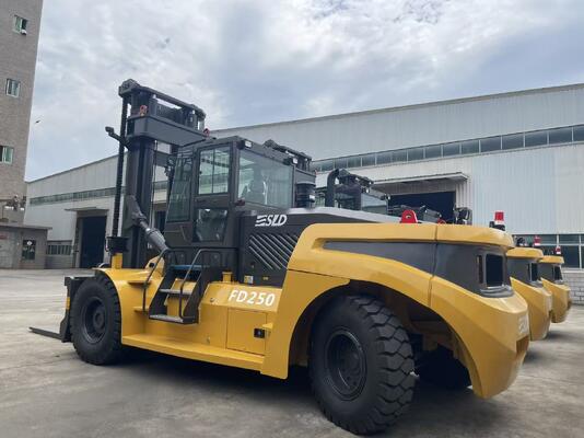 FD300 industrie sidérurgique résistante diesel de mât du moteur 4.0g de Cummins de chariot élévateur de 30 tonnes