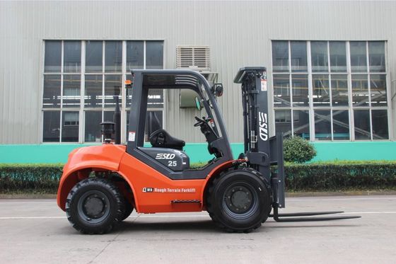 mât triple 5k 2.5t 2,5 Ton Rough Terrain Forklift de 4500mm