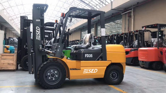 moteur 3,5 Ton Pneumatic Tire Forklift de 3m FD35 ISUZU 4JGP
