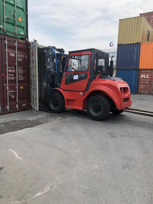 3000mm 4 solutions de chariot élévateur du lecteur à quatre roues 3.5T 3500kgs 4X4