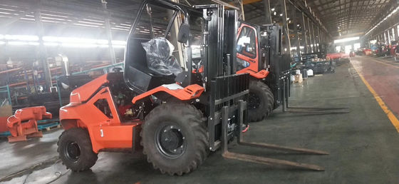 Chariot élévateur du terrain 4WD accidenté