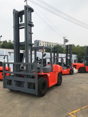 FD70 5m 15000 livres 7 Ton Diesel Powered Forklift par le pneu solide