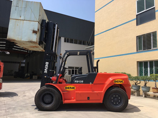 Camion élévateur lourd sur mesure / Camion élévateur lourd avec accessoires polyvalents
